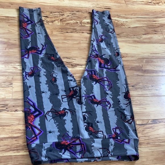 Lularoe spider leggings size Tall and curvy size 20-26 TC2 gray Halloween - Picture 9 of 9